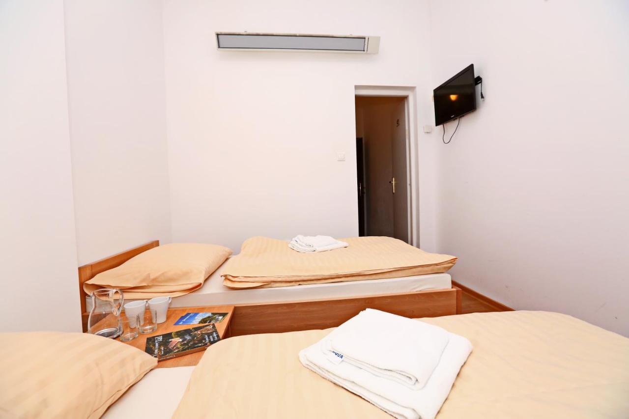 Historicky Putnicky Dom Hotel Marianka ภายนอก รูปภาพ