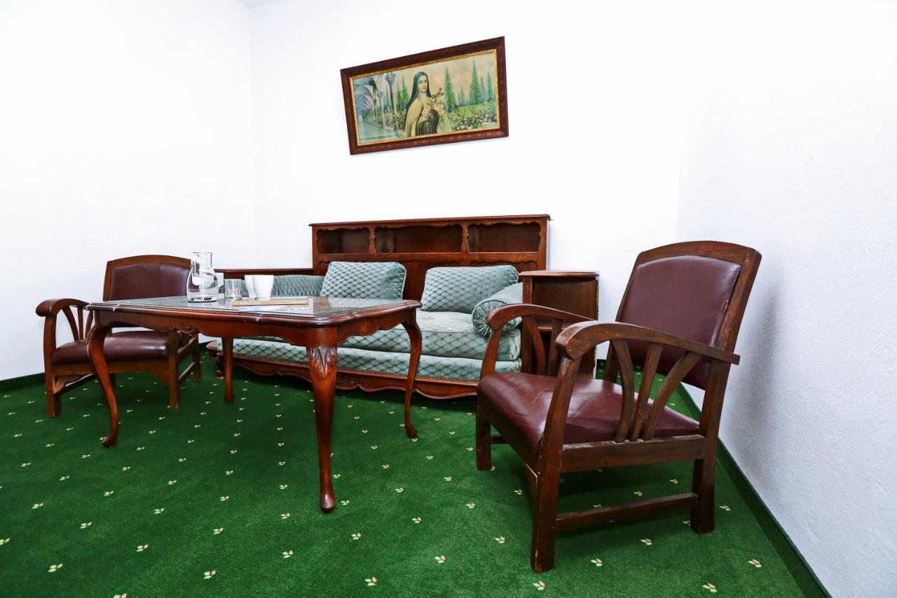 Historicky Putnicky Dom Hotel Marianka ภายนอก รูปภาพ