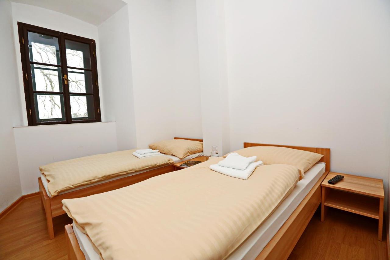 Historicky Putnicky Dom Hotel Marianka ภายนอก รูปภาพ