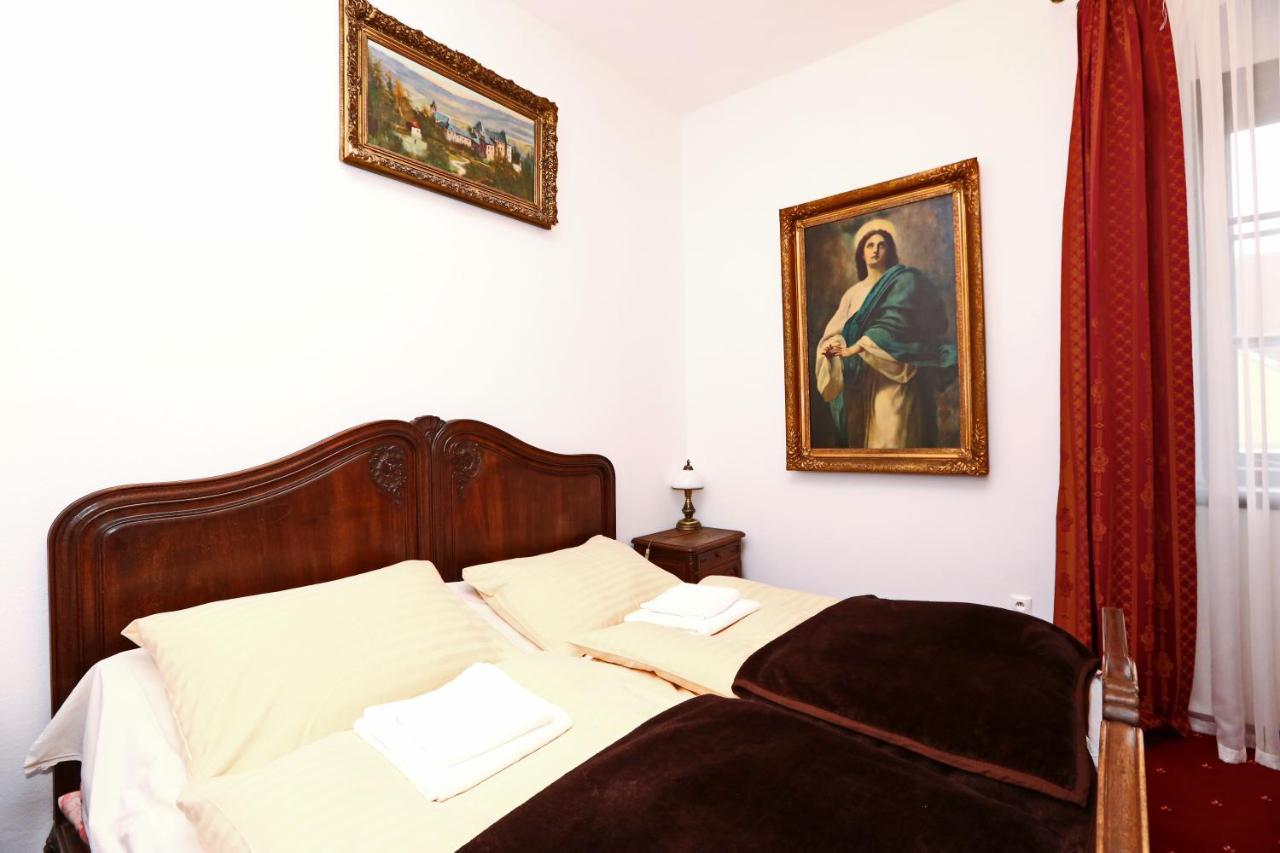Historicky Putnicky Dom Hotel Marianka ภายนอก รูปภาพ